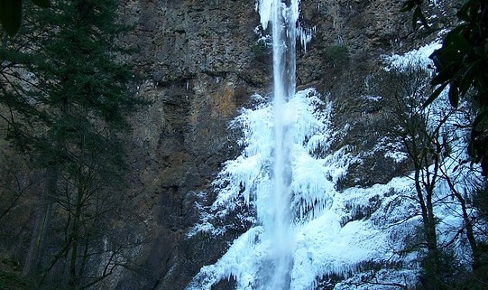 waterfall-647631_960_720